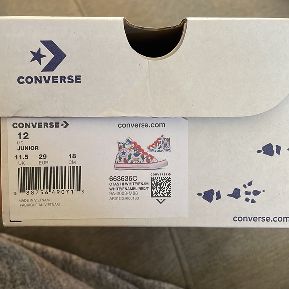 Dino Converse Size 12 junior - Picture 2 of 4